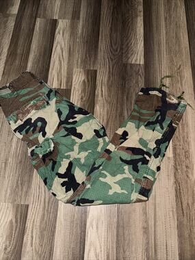 Military Cargo Camo Green Pants 28x31